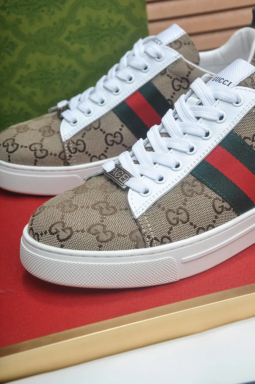 Men's men's shoes💰420💶[GUCCI Gucci] official website 1:1 men's sports shoes are now on the market, using original Gucci fabric + gluten lining, plus the official website original 1:1 comfortable outsole. Fashionable and versatile, super comfortable and breathable. 5 colors available, standard shoe size 38/45 (custom-made sizes 45 are non-refundable)